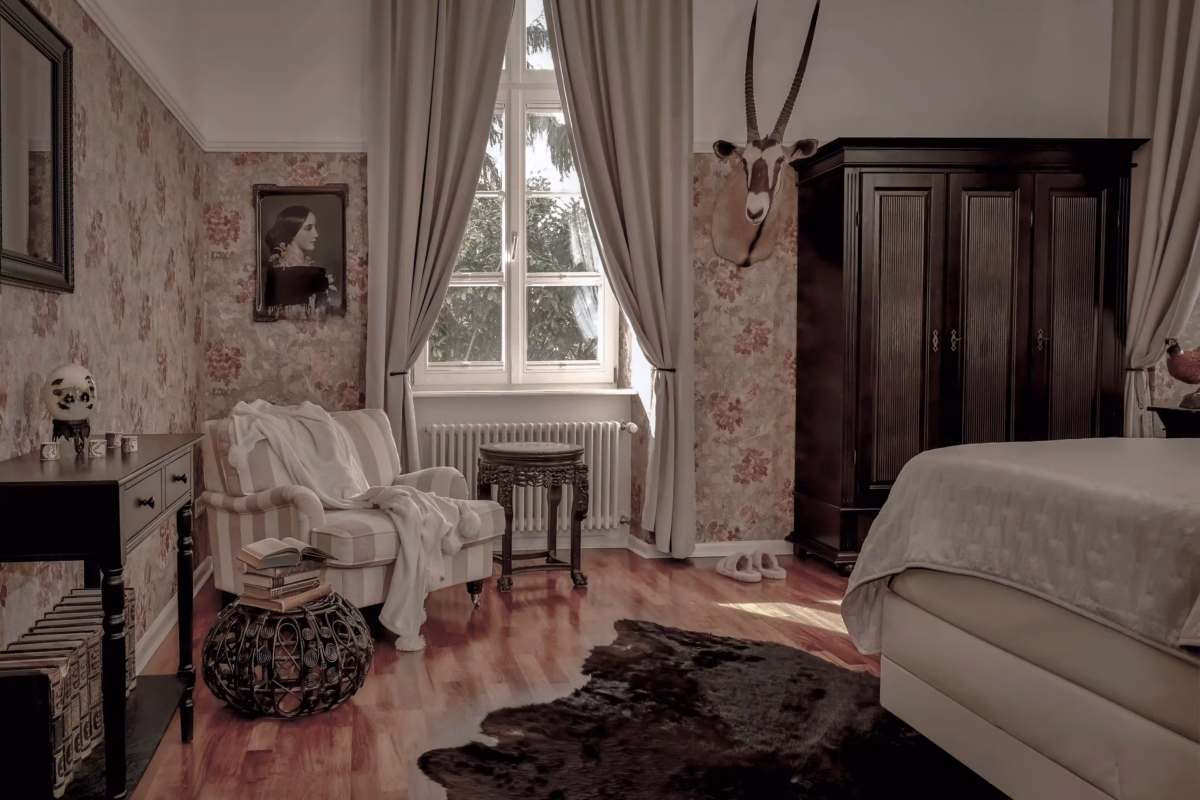 Private Residence Heidelberg King-Size Bed