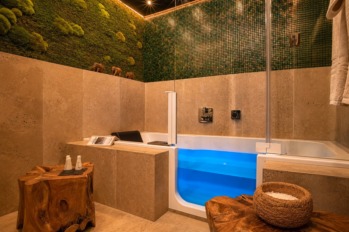 Designer bathroom with wellness bathtub in the Executive Serviced Apartment Heidelberg