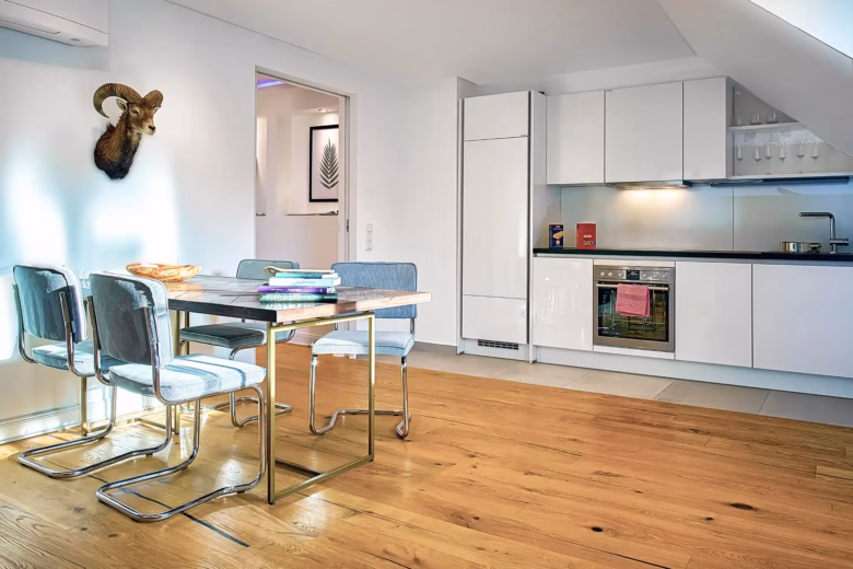 Executive Suite with dining area