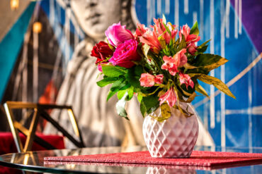 Floral arrangement detail in the Executive Design Loft Heidelberg