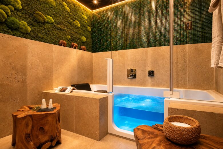 Wellness bathroom with hydrotherapy tub in the Medical Stay Serviced Apartment Heidelberg
