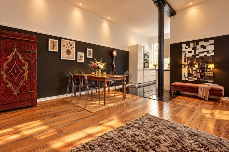 Private dining area and kitchen in the Deluxe Two-Bedroom Serviced Apartment Heidelberg