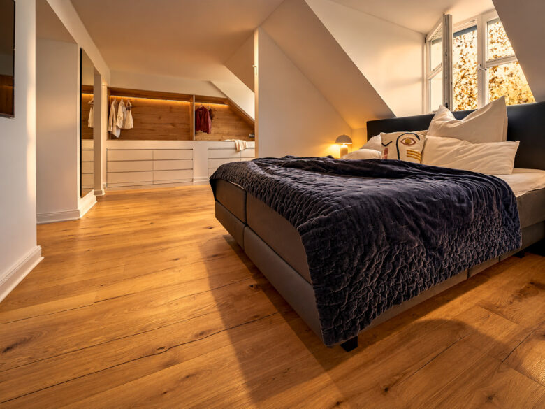Private king bedroom with dressing area in the Grand Loft Residence Heidelberg